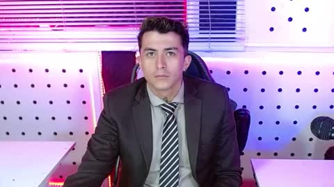 DARKO0717 online show from 10/30/25, 10:27