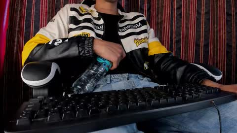 Darko online show from 11/29/25, 06:44