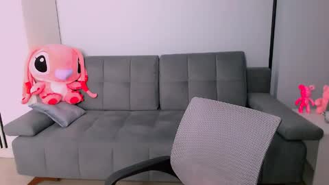 Amelie online show from 05/20/26, 07:09