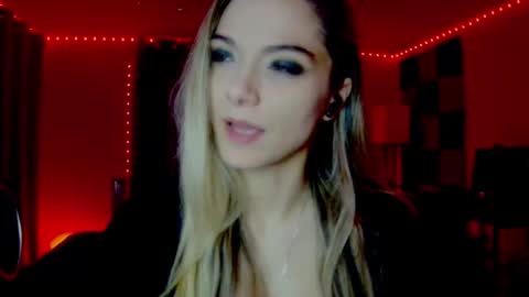 roseredgoddess online show from 11/07/25, 04:01