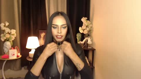 Snapshot of darksoul_mistress chatting on 01/14/25, 07:27 HAPPY BIRTHDAY MISTRESS MADRIANA online show from 01/14/25, 07:27