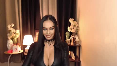 Snapshot of darksoul_mistress chatting on 01/30/25, 12:27 HAPPY BIRTHDAY MISTRESS MADRIANA online show from 01/30/25, 12:27