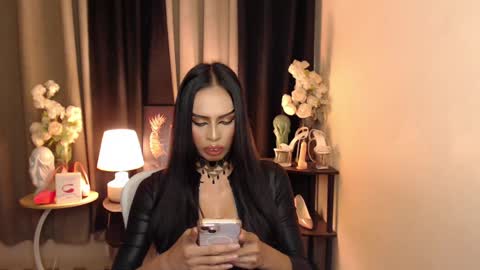 Snapshot of darksoul_mistress chatting on 01/30/25, 03:40 HAPPY BIRTHDAY MISTRESS MADRIANA online show from 01/30/25, 03:40