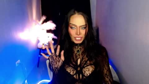 Snapshot of darksoul_mistress chatting on 06/19/26, 02:05 HAPPY BIRTHDAY MISTRESS MADRIANA online show from 06/19/26, 02:05