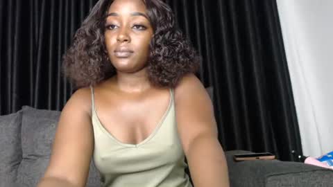 Snapshot of darktanqueen chatting on 06/13/26, 03:37 darktanqueen online show from 06/13/26, 03:37