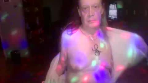 darla_darling1222101 online show from 04/18/26, 12:09