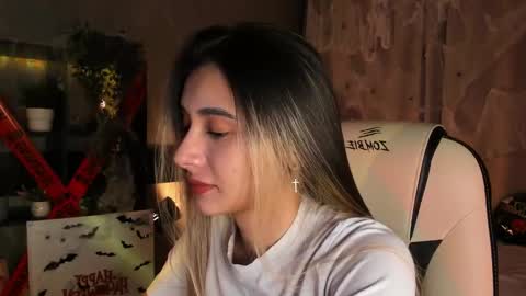 Belle online show from 10/26/25, 03:34