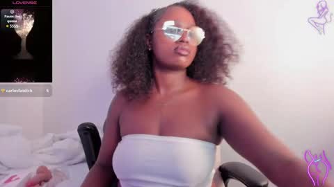 Snapshot of darle_volant chatting on 10/02/25, 11:17 Darle Volant online show from 10/02/25, 11:17