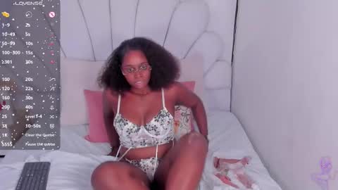 Snapshot of darle_volant chatting on 10/15/25, 03:28 Darle Volant online show from 10/15/25, 03:28