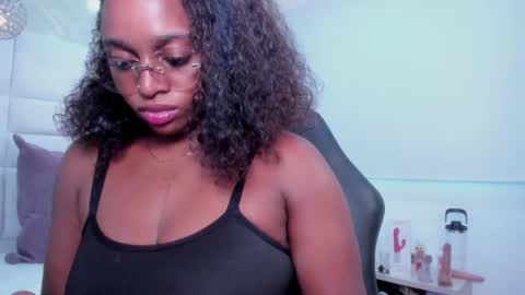 Snapshot of darle_volant chatting on 11/02/25, 08:44 Darle Volant online show from 11/02/25, 08:44