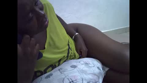 Snapshot of darling_ella chatting on 04/22/26, 07:59 darling_ella online show from 04/22/26, 07:59