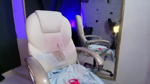 Darling online show from 01/13/25, 08:04