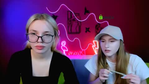 Snapshot of darly_honey chatting on 04/13/26, 11:27 darly honey online show from 04/13/26, 11:27