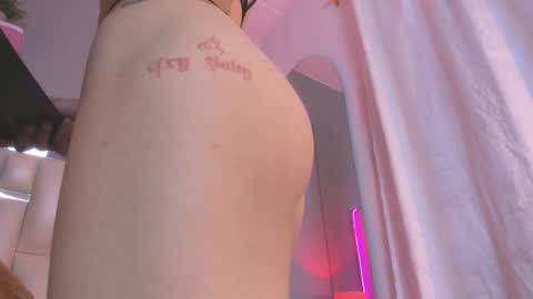darlyn_tenderhot__ online show from 12/04/25, 10:18