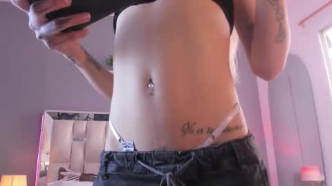 darlyn_tenderhot__ online show from 12/21/25, 02:24
