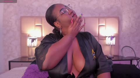 Snapshot of darnellqueen chatting on 01/28/25, 03:47  Darnell Queen online show from 01/28/25, 03:47