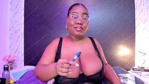 Snapshot of darnellqueen chatting on 10/06/25, 03:59  Darnell Queen online show from 10/06/25, 03:59