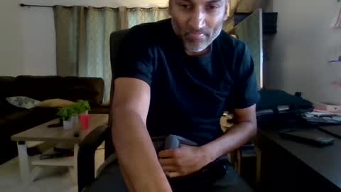 Snapshot of darryl43321 chatting on 10/01/25, 08:15 darryl43321 online show from 10/01/25, 08:15