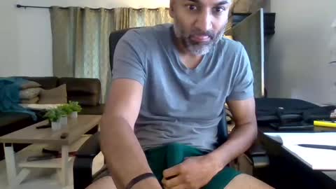 Snapshot of darryl43321 chatting on 10/10/25, 06:18 darryl43321 online show from 10/10/25, 06:18