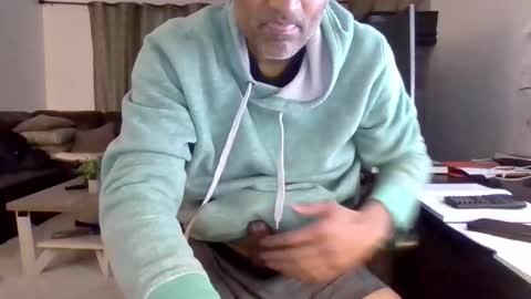 Snapshot of darryl43321 chatting on 10/27/25, 04:33 darryl43321 online show from 10/27/25, 04:33