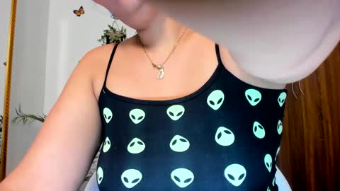 Snapshot of darsha__sahu chatting on 01/11/25, 09:47 Darsha online show from 01/11/25, 09:47
