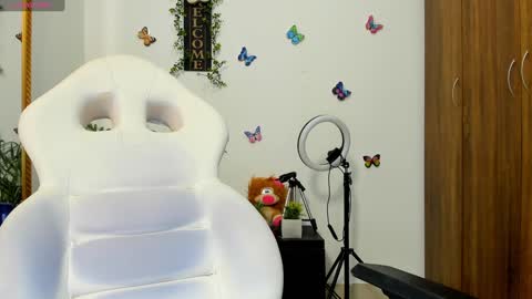 Snapshot of darsha__sahu chatting on 01/31/25, 01:43 Darsha online show from 01/31/25, 01:43