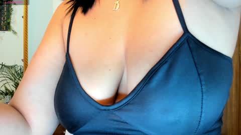 Snapshot of darsha__sahu chatting on 02/05/25, 02:40 Darsha online show from 02/05/25, 02:40