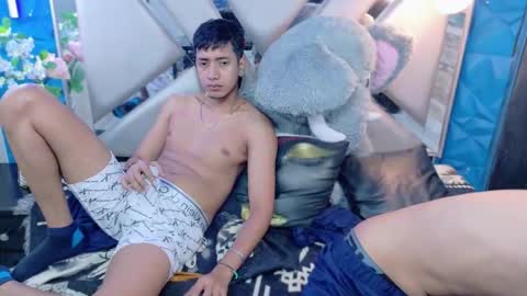 darwinandbrayan online show from 12/04/25, 04:00