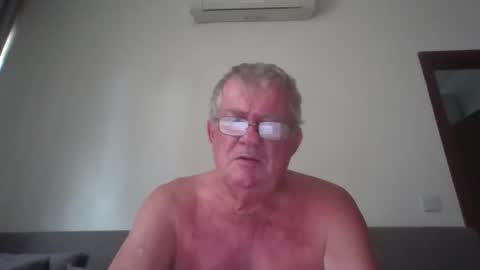 Snapshot of darwincock chatting on 04/24/26, 02:03 darwincock online show from 04/24/26, 02:03