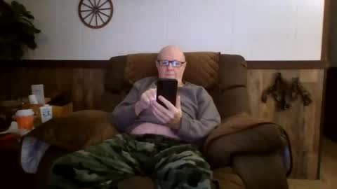 Snapshot of dave571960 chatting on 01/13/26, 11:48 dave571960 online show from 01/13/26, 11:48