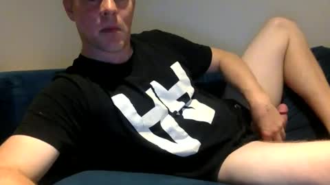 Snapshot of daveb709709709 chatting on 09/16/25, 02:01 daveb709709709 online show from 09/16/25, 02:01