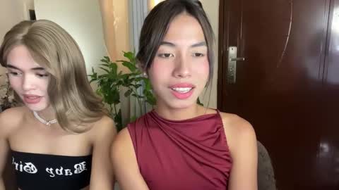 Snapshot of daveboyyy chatting on 11/11/25, 12:54 Scarlet thesexiest online show from 11/11/25, 12:54