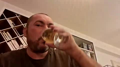 Snapshot of davenrave chatting on 11/09/25, 06:17 davenrave online show from 11/09/25, 06:17