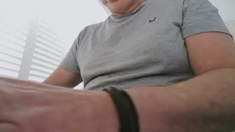 Snapshot of davesu12345 chatting on 06/10/26, 08:35 davesu12345 online show from 06/10/26, 08:35