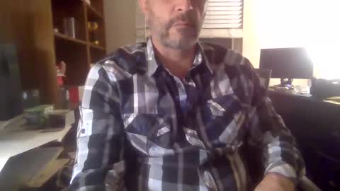 Snapshot of davethebooky chatting on 12/20/24, 06:50 Dave online show from 12/20/24, 06:50