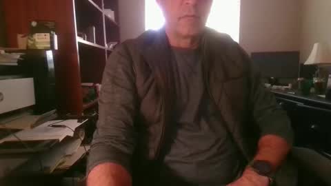 Snapshot of davethebooky chatting on 10/23/25, 05:01 Dave online show from 10/23/25, 05:01