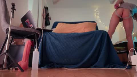 Davey online show from 11/29/25, 05:05