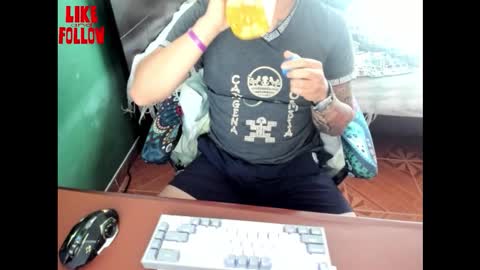 Snapshot of david_2789 chatting on 11/16/25, 08:25 David online show from 11/16/25, 08:25