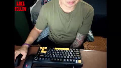 Snapshot of david_2789 chatting on 02/14/26, 12:40 David online show from 02/14/26, 12:40