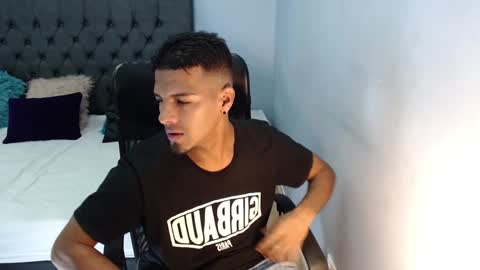 Snapshot of david_bandercock chatting on 12/14/24, 03:40 david_bandercock online show from 12/14/24, 03:40