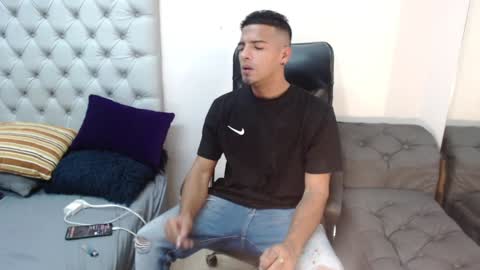 Snapshot of david_bandercock chatting on 12/29/24, 03:00 david_bandercock online show from 12/29/24, 03:00