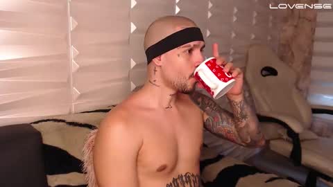 David col11 online show from 11/03/25, 08:10