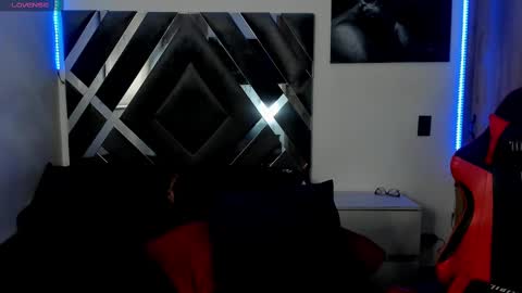 Snapshot of david_franco1 chatting on 03/06/25, 09:42 Twitter davidsanctum online show from 03/06/25, 09:42