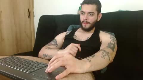 Snapshot of david_franco1 chatting on 10/06/25, 10:18 Twitter davidsanctum online show from 10/06/25, 10:18