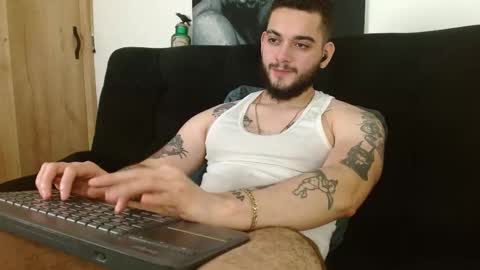 Snapshot of david_franco1 chatting on 11/17/25, 10:15 Twitter davidsanctum online show from 11/17/25, 10:15