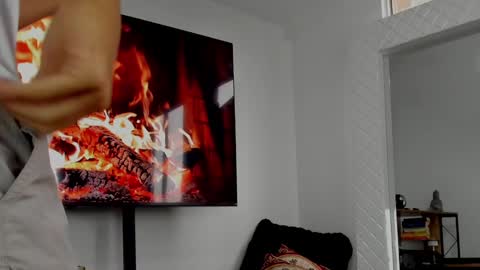 Snapshot of david_johnson372 chatting on 01/04/25, 12:59 Hey im David that loves to explore and speak their fantasies. Very open talktative and nice. Feel free to chat with me online show from 01/04/25, 12:59