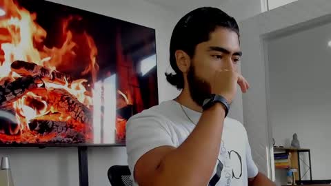 Snapshot of david_johnson372 chatting on 01/04/25, 04:00 Hey im David that loves to explore and speak their fantasies. Very open talktative and nice. Feel free to chat with me online show from 01/04/25, 04:00