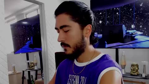 Snapshot of david_johnson372 chatting on 02/01/25, 01:09 Hey im David that loves to explore and speak their fantasies. Very open talktative and nice. Feel free to chat with me online show from 02/01/25, 01:09