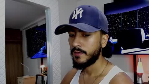 Snapshot of david_johnson372 chatting on 02/15/25, 11:47 Hey im David that loves to explore and speak their fantasies. Very open talktative and nice. Feel free to chat with me online show from 02/15/25, 11:47