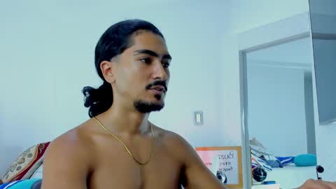 Snapshot of david_johnson372 chatting on 09/17/25, 01:07 Hey im David that loves to explore and speak their fantasies. Very open talktative and nice. Feel free to chat with me online show from 09/17/25, 01:07